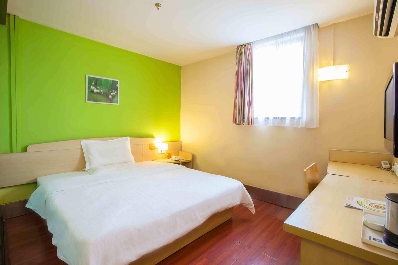 7Days Inn Yunfu Luoding Central Room photo