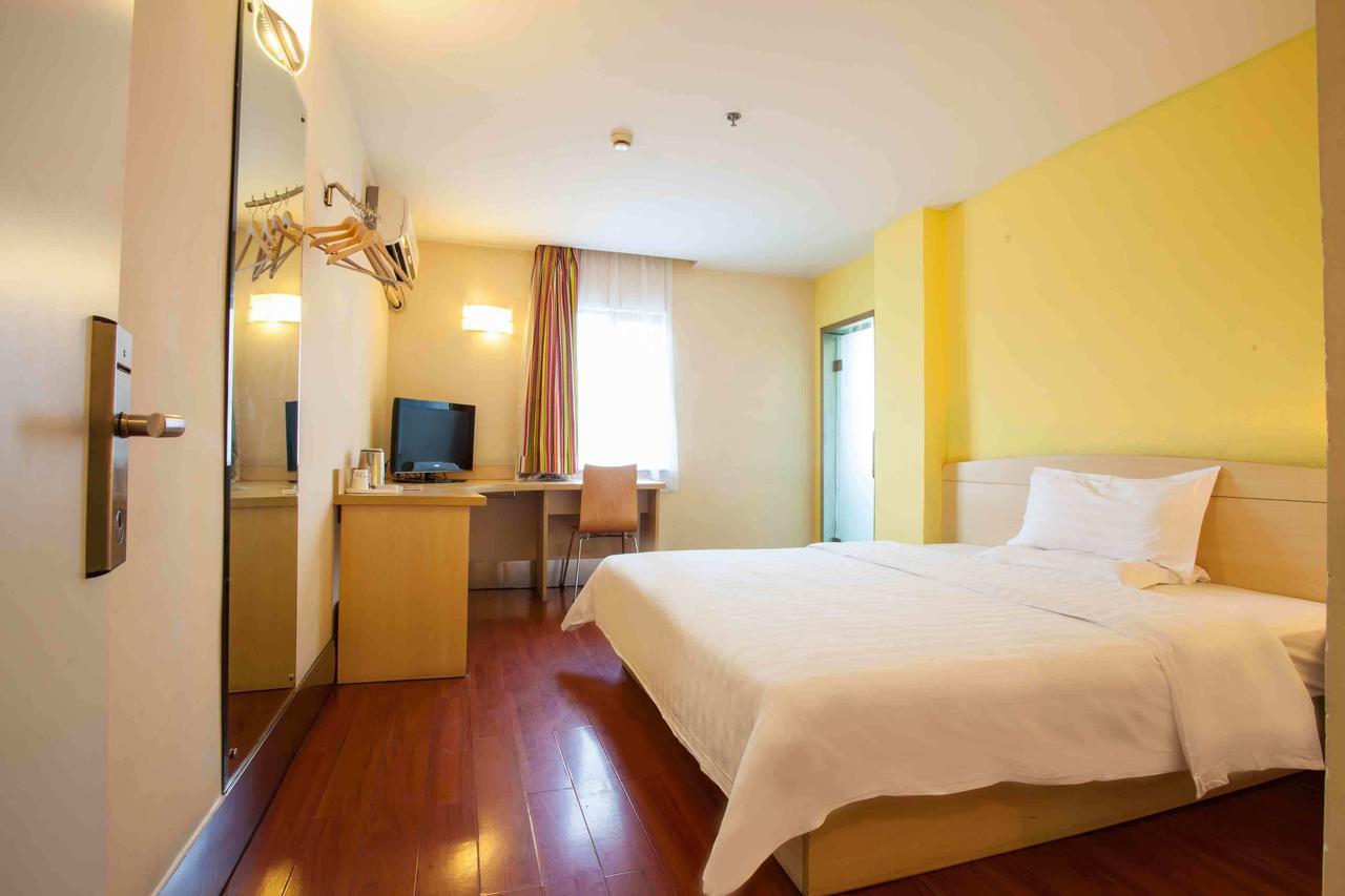7Days Inn Yunfu Luoding Central Room photo